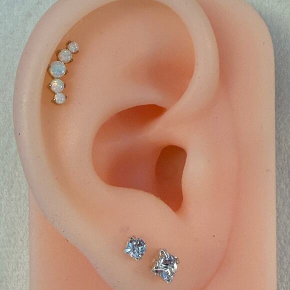 Gold Plated Titanium Crescent Opal Topper 18G/16G internally threaded - Picture 3 of 7